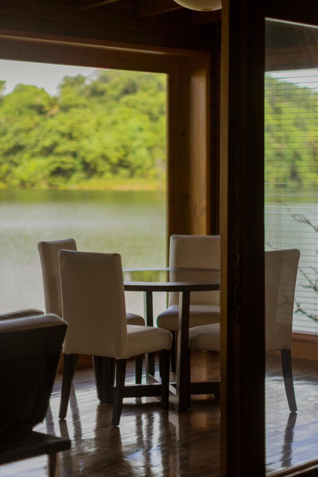 Las Lagunas Boutique Hotel Flores Bilik gambar