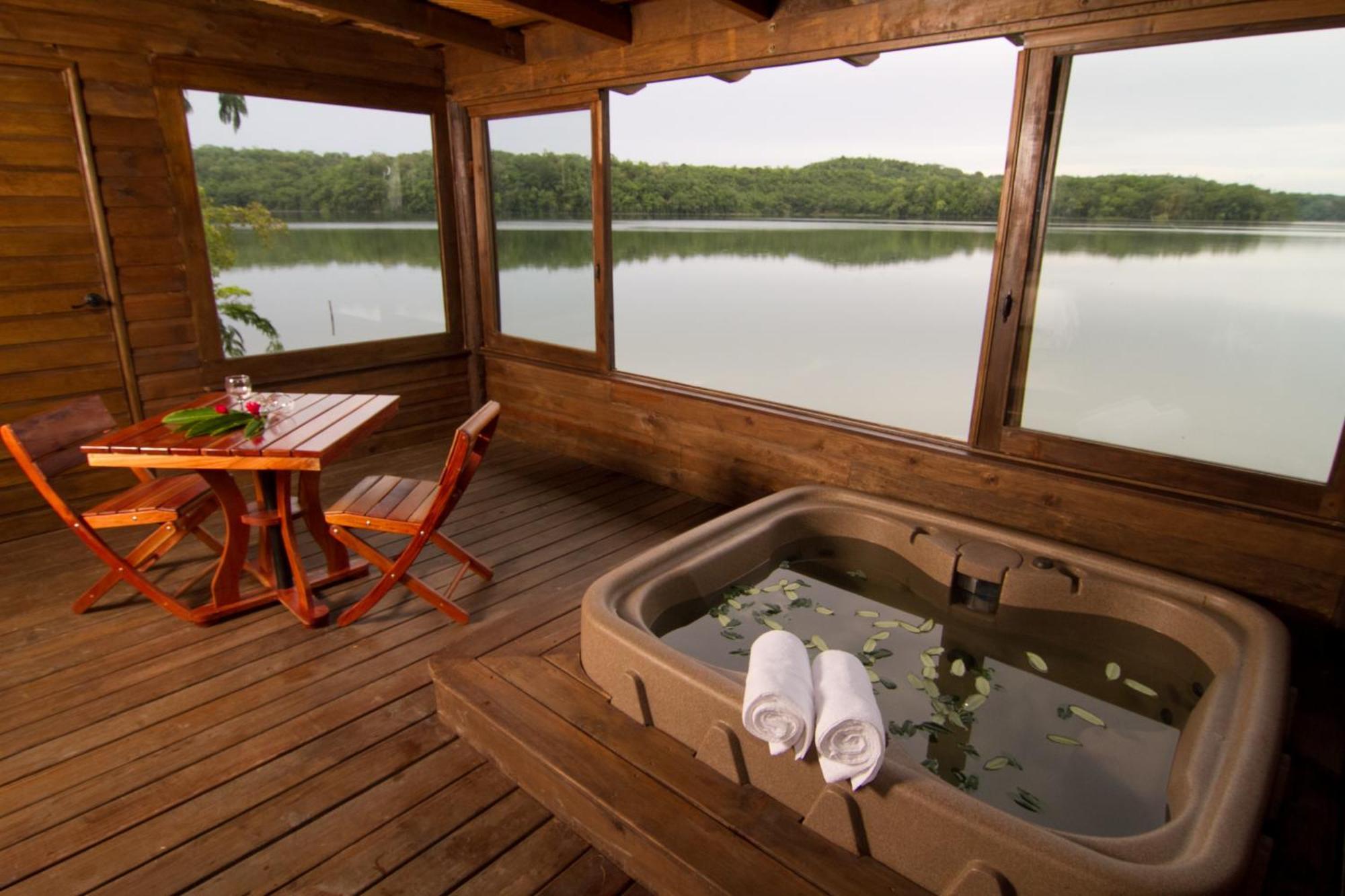 Las Lagunas Boutique Hotel Flores Bilik gambar