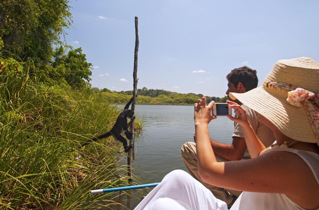 Las Lagunas Boutique Hotel Flores Luaran gambar
