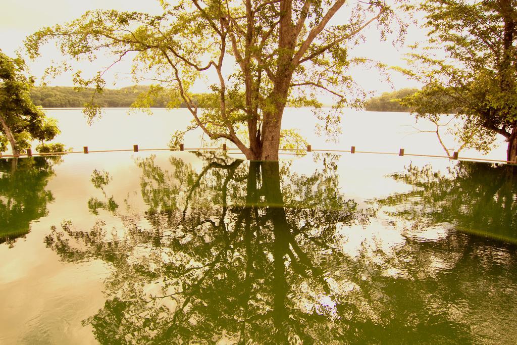 Las Lagunas Boutique Hotel Flores Luaran gambar
