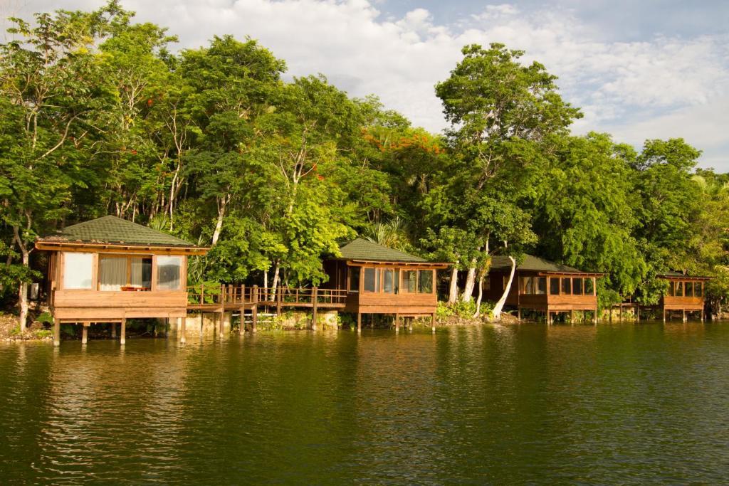 Las Lagunas Boutique Hotel Flores Luaran gambar